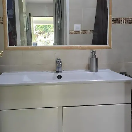 Con Piscina Privada Y Jardin 度假居 *