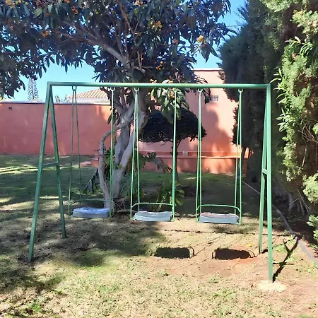 Con Piscina Privada Y Jardin 度假居
