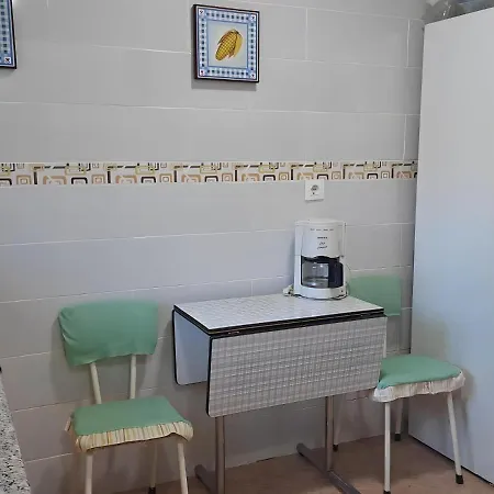Con Piscina Privada Y Jardin