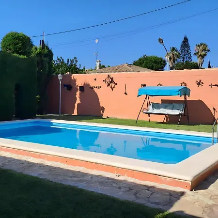 Con Piscina Privada Y Jardin
