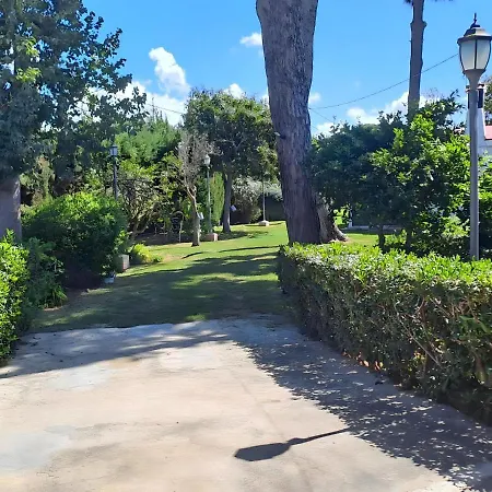 Con Piscina Privada Y Jardin *